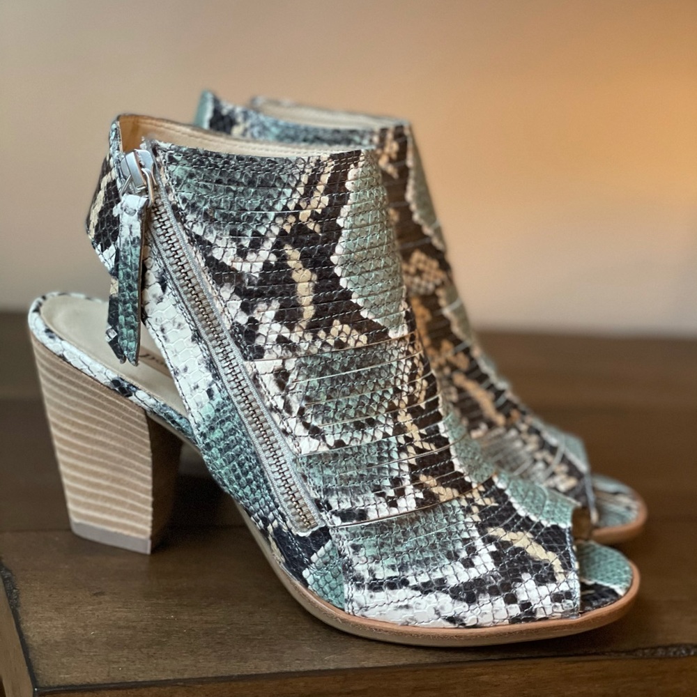 Brand New Paul Green Cayanne Peep-Toe Booties